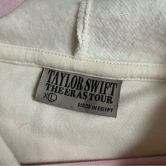 Taylor Swift / NEW Eras Tour Cream Hoodie 2023 - Picture 5 of 5